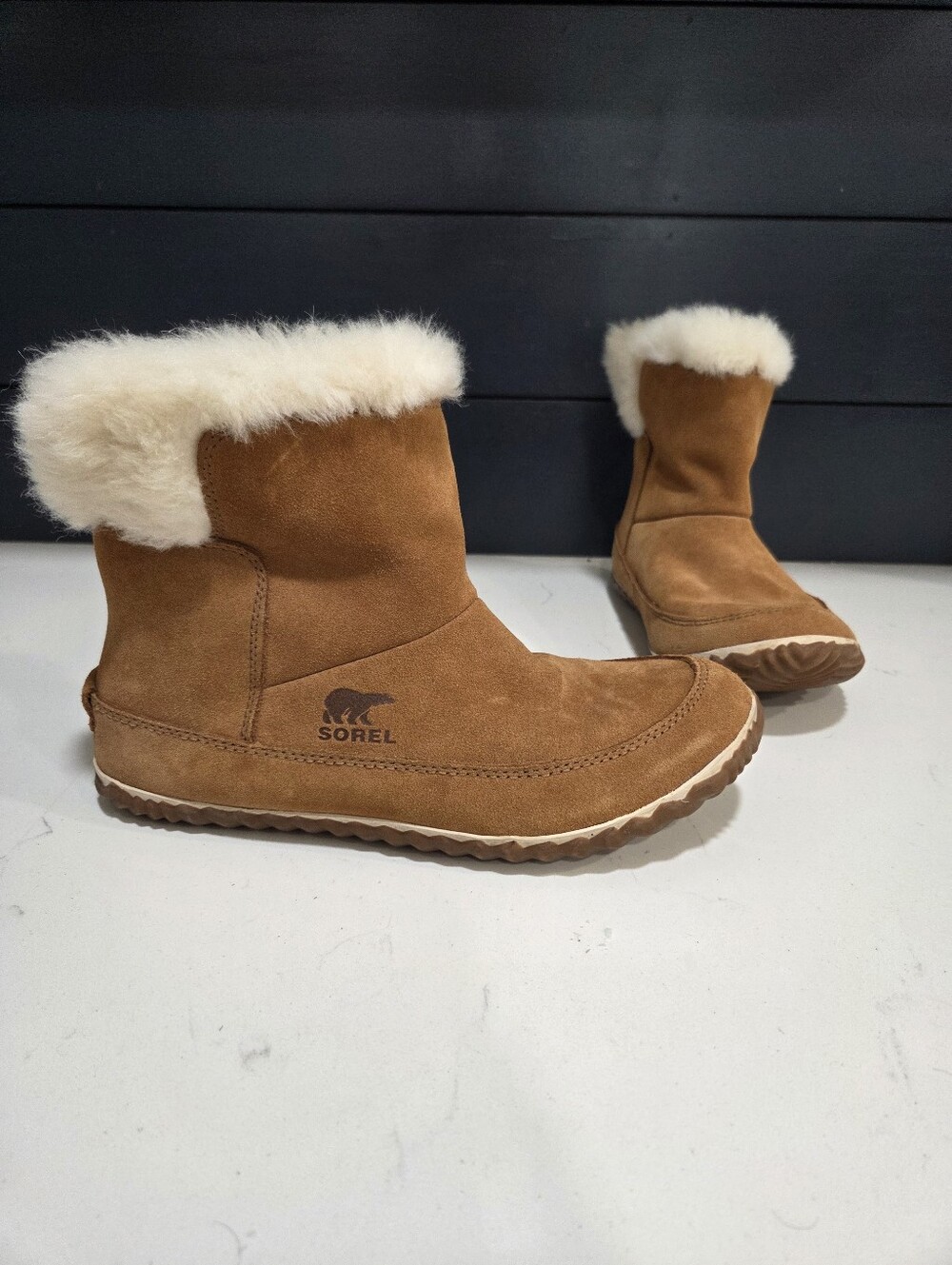 SOREL Out 'N About Booties  Women's Tan Suede Shearling-Lined Winter Boot Size 9